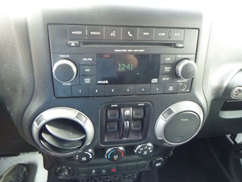 Used 2016 Jeep Wrangler Black Bear image 18