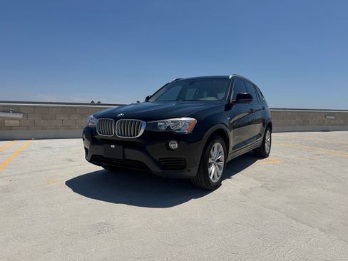 Used 2017 BMW X3 sDrive28i RWD image 3