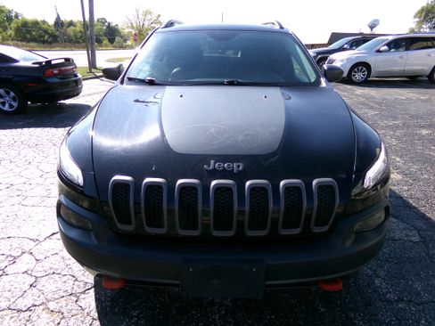 Used 2017 Jeep Cherokee Trailhawk image 8