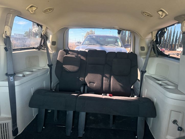 Used 2017 Dodge Grand Caravan SE FWD image 7