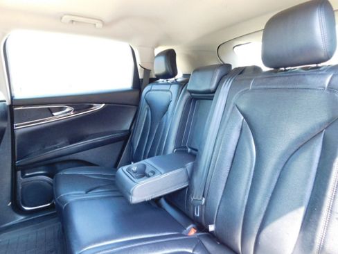 Used 2022 Lincoln Nautilus FWD image 20
