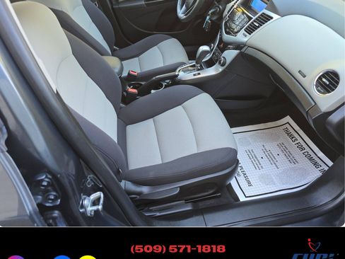 Used 2013 Chevrolet Cruze LS image 21