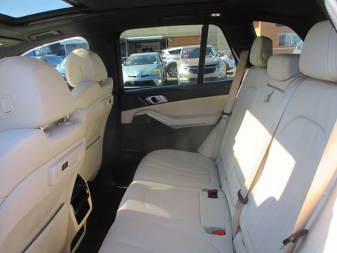 Used 2020 BMW X5 sDrive40i image 12