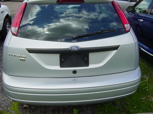 Used 2007 Ford Focus ZX3 Hatchback FWD image 8