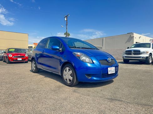 Used 2007 Toyota Yaris 2-Door Hatchback FWD image 11