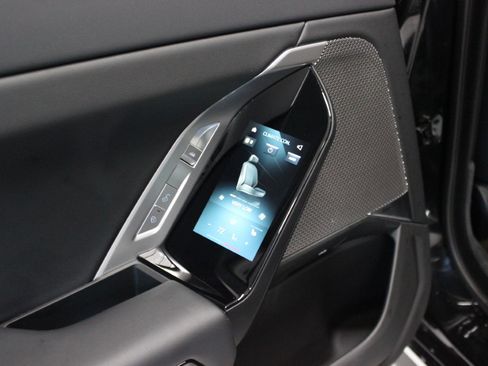 Used 2024 BMW i7 xDrive60 image 50