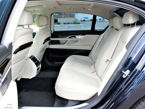 Used 2017 BMW 740i w/ Executive Package RWD image 13