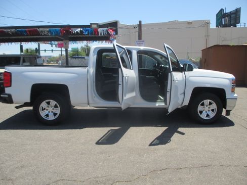 Used 2014 Chevrolet Silverado 1500 Crew Cab LT RWD image 16