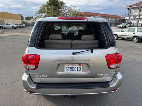 Used 2006 Toyota Sequoia SR5 image 7