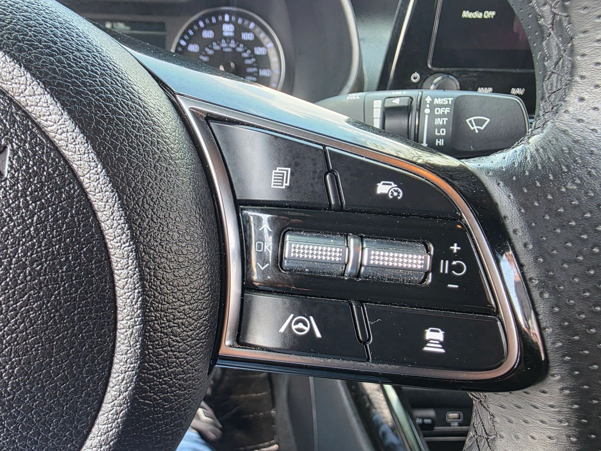 Used 2024 Kia Forte GT-Line Sedan FWD image 17