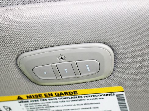 Used 2017 Chrysler Pacifica Touring-L image 31