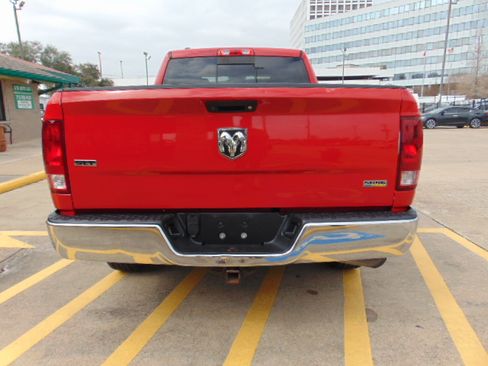 Used 2017 RAM 1500 SLT image 7