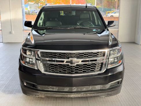 Used 2018 Chevrolet Suburban LT image 2