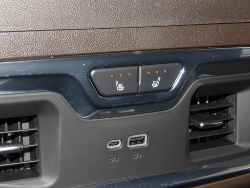 Used 2026 GMC Sierra 1500 4x4 Crew Cab Denali image 4