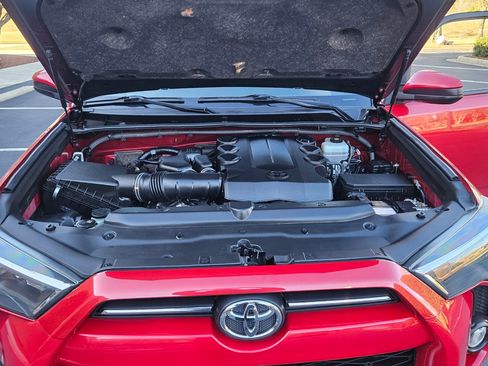 Used 2020 Toyota 4Runner image 19