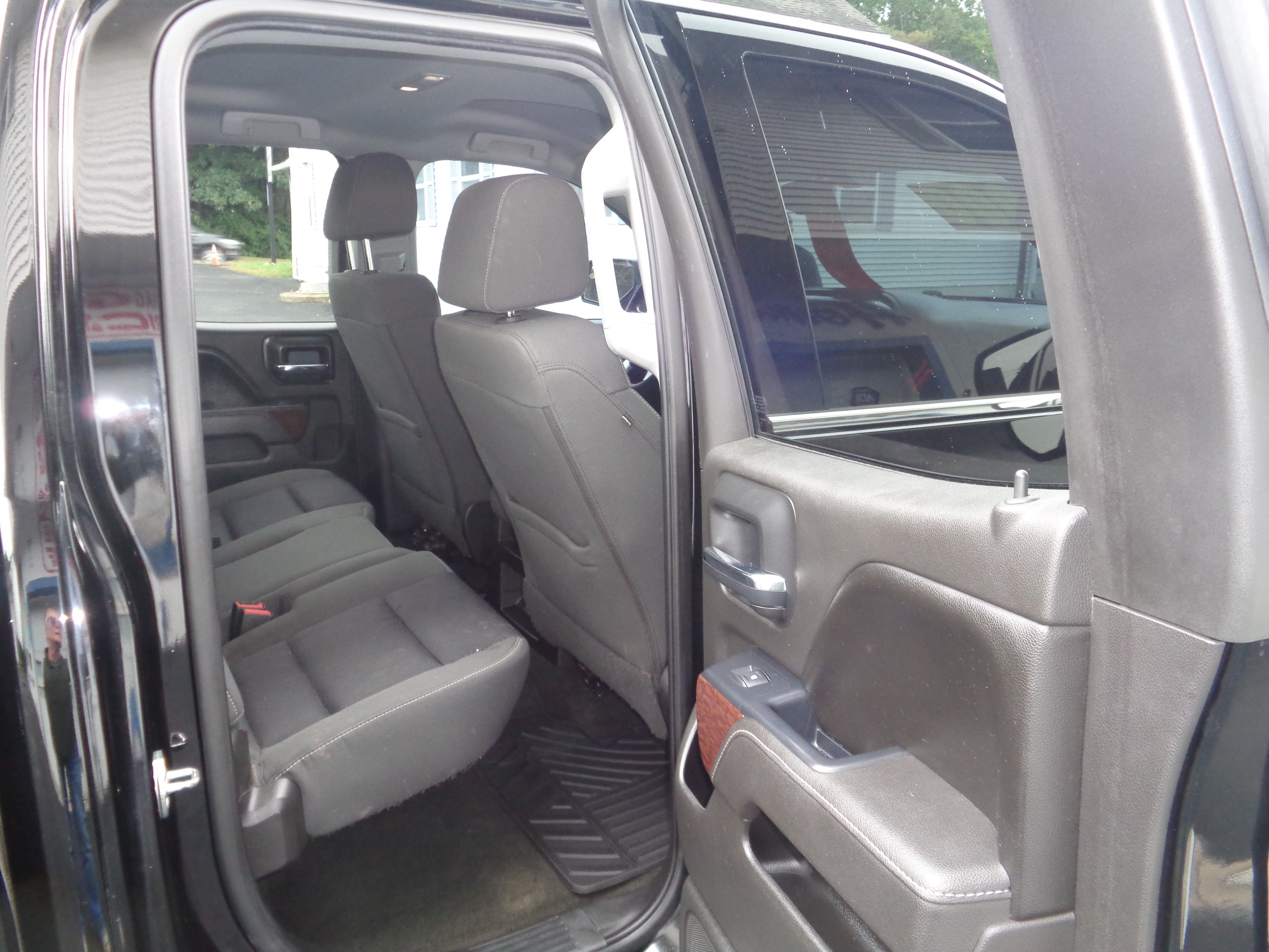 Used 2017 GMC Sierra 1500 4x4 Double Cab SLE image 8