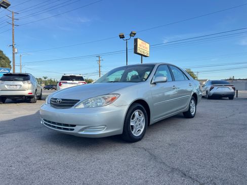 Used 2003 Toyota Camry LE image 2