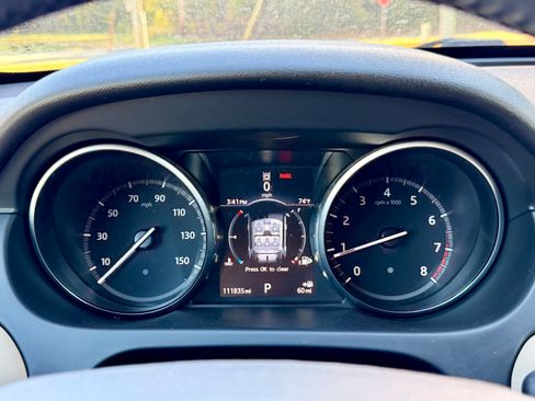 Used 2017 Land Rover Discovery Sport HSE image 15