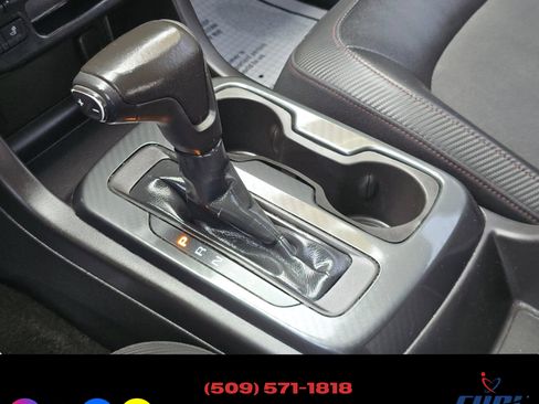 Used 2015 GMC Canyon SLE image 12