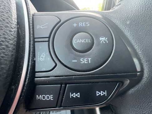 Used 2022 Toyota RAV4 AWD XLE w/ Convenience Package image 15