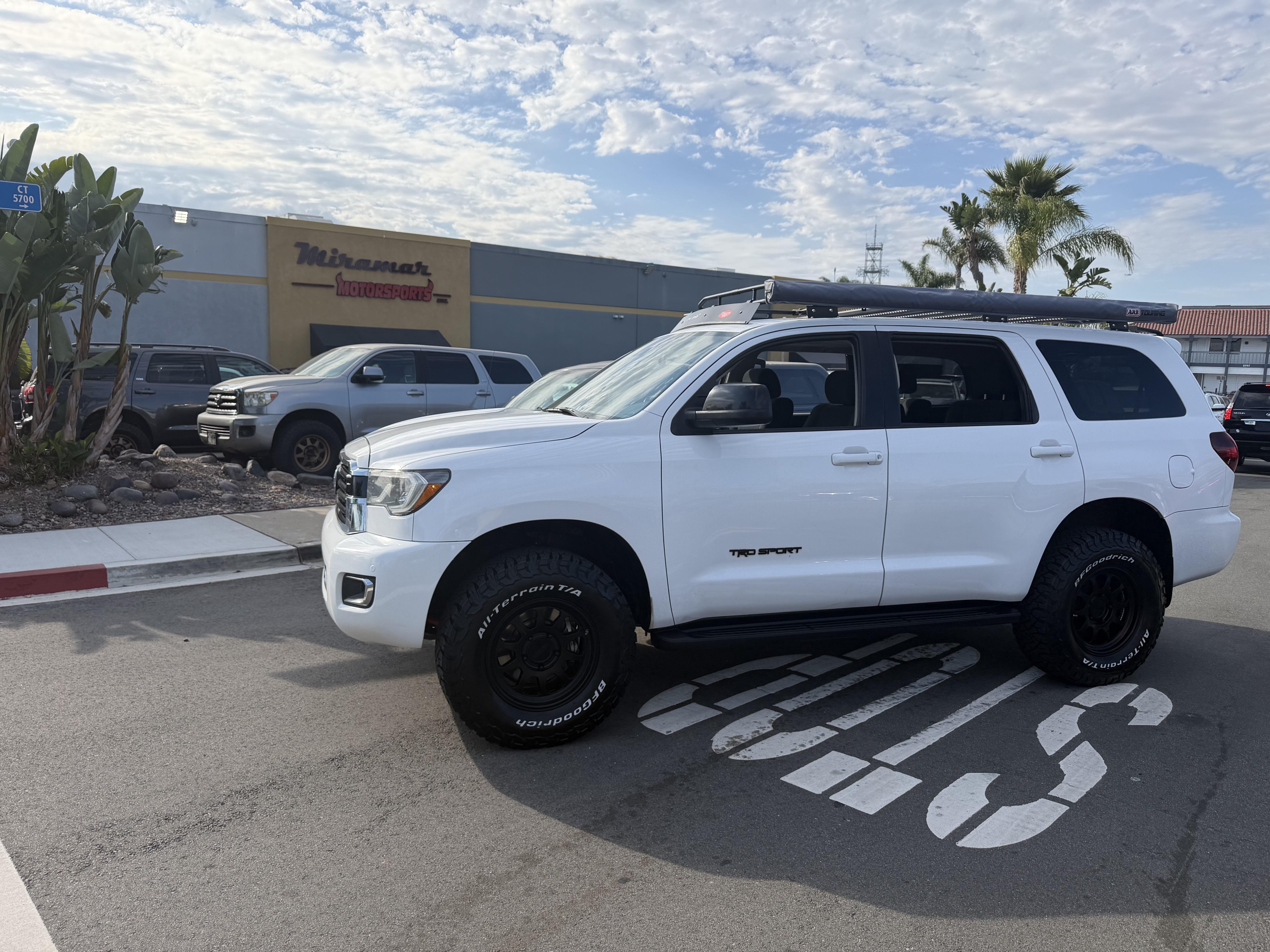 Used 2018 Toyota Sequoia TRD Sport AWD/4WD image 2
