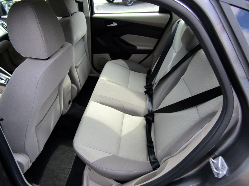 Used 2014 Ford Focus SE Sedan FWD image 21