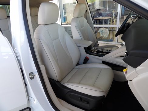 Used 2023 Buick Envision Essence image 23