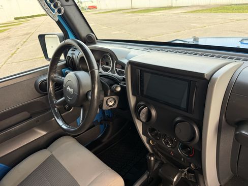 Used 2010 Jeep Wrangler 4WD Sport image 67