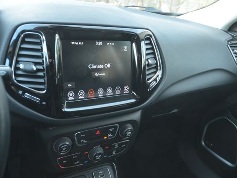 Used 2019 Jeep Compass Limited image 14