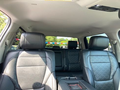Used 2022 Toyota Tundra 4x4 CrewMax SR5 image 19