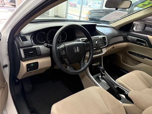 Used 2013 Honda Accord LX Sedan image 14