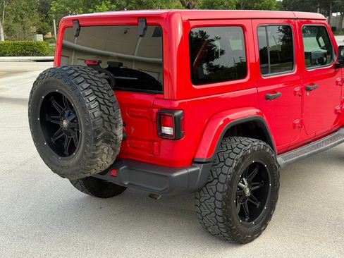 Used 2019 Jeep Wrangler 4WD Unlimited Sahara image 44