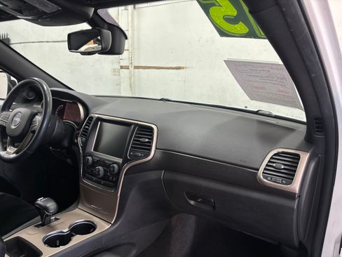 Used 2015 Jeep Grand Cherokee Altitude image 15