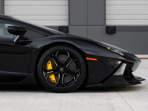 Used 2013 Lamborghini Aventador LP 700-4 image 24