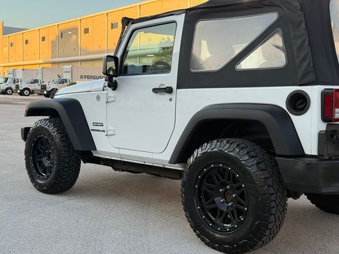 Used 2015 Jeep Wrangler Sport AWD/4WD image 35