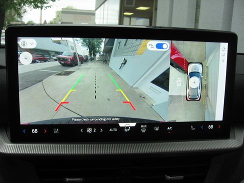 Used 2025 Ford Explorer Platinum image 13