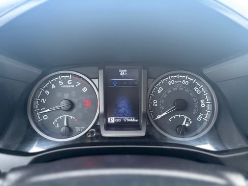 Used 2016 Toyota Tacoma TRD Off-Road image 16