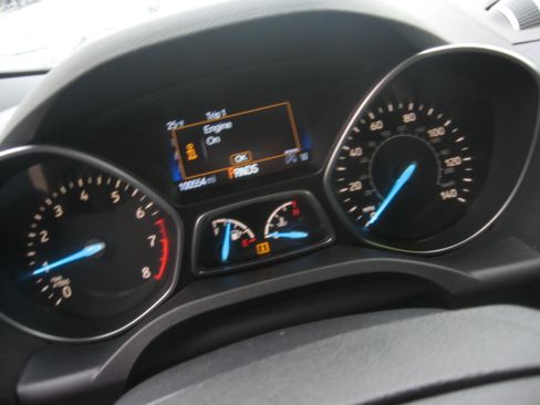 Used 2017 Ford Escape SE image 10