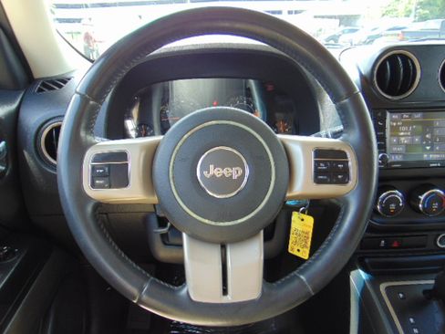 Used 2017 Jeep Patriot 75th Anniversary image 15