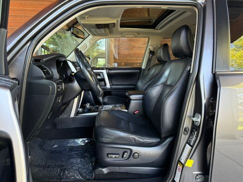 Used 2016 Toyota 4Runner 4WD image 9