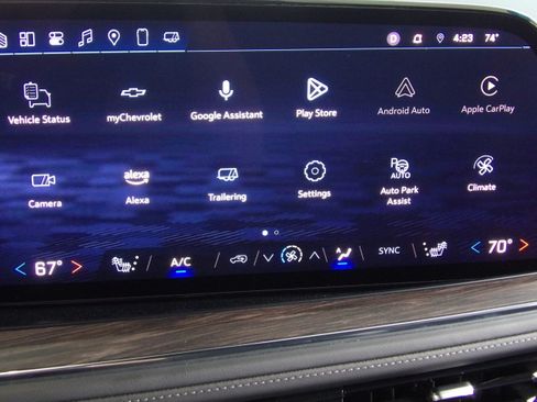 Used 2025 Chevrolet Suburban RST image 6