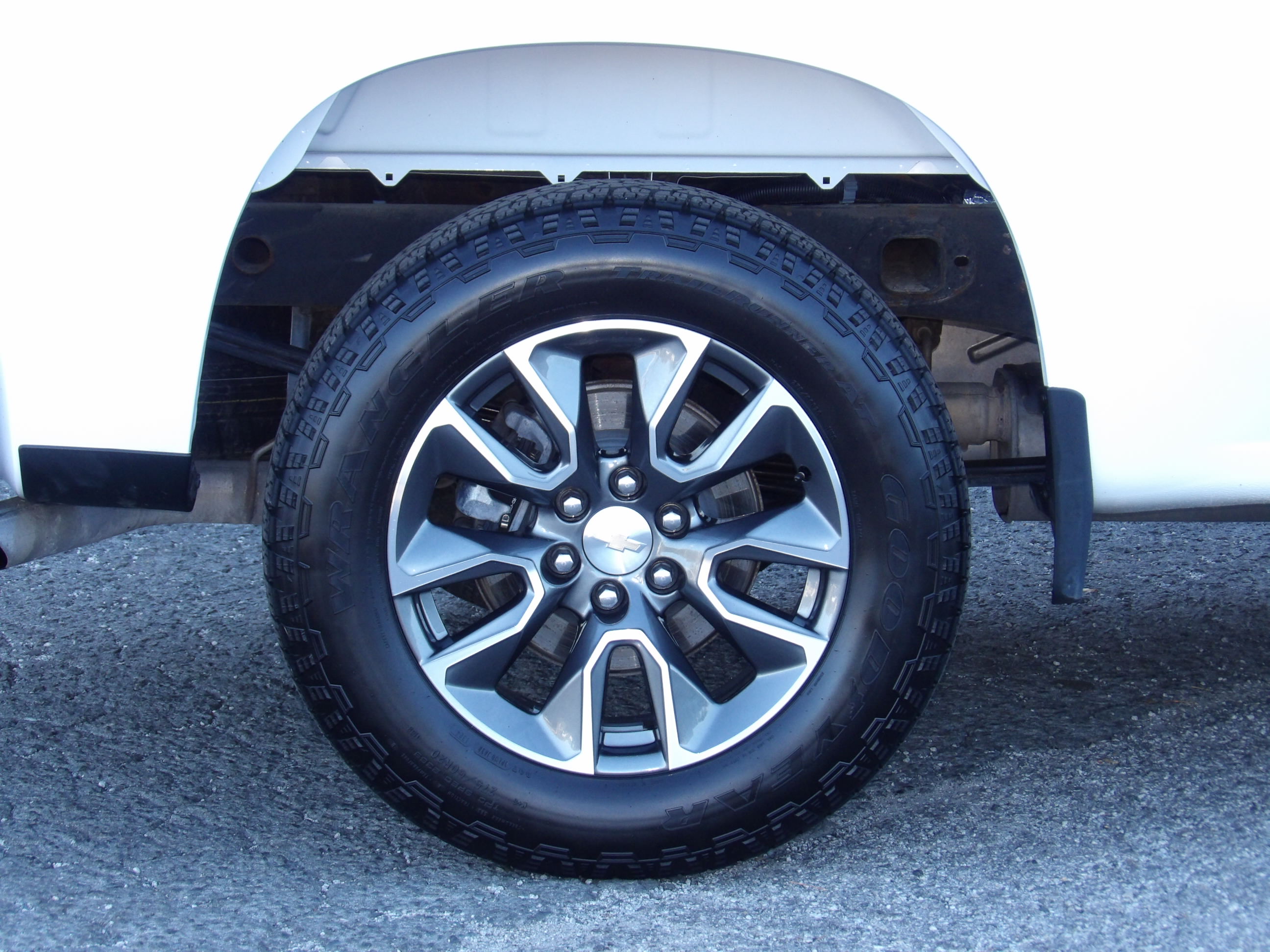 Used 2024 Chevrolet Silverado 1500 4x4 Crew Cab LT image 7