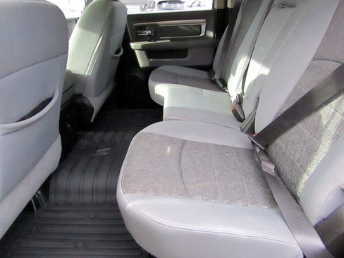 Used 2019 RAM 1500 Classic Big Horn image 18