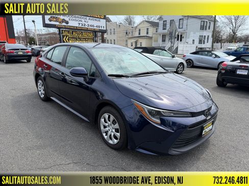 Used 2024 Toyota Corolla LE image 1