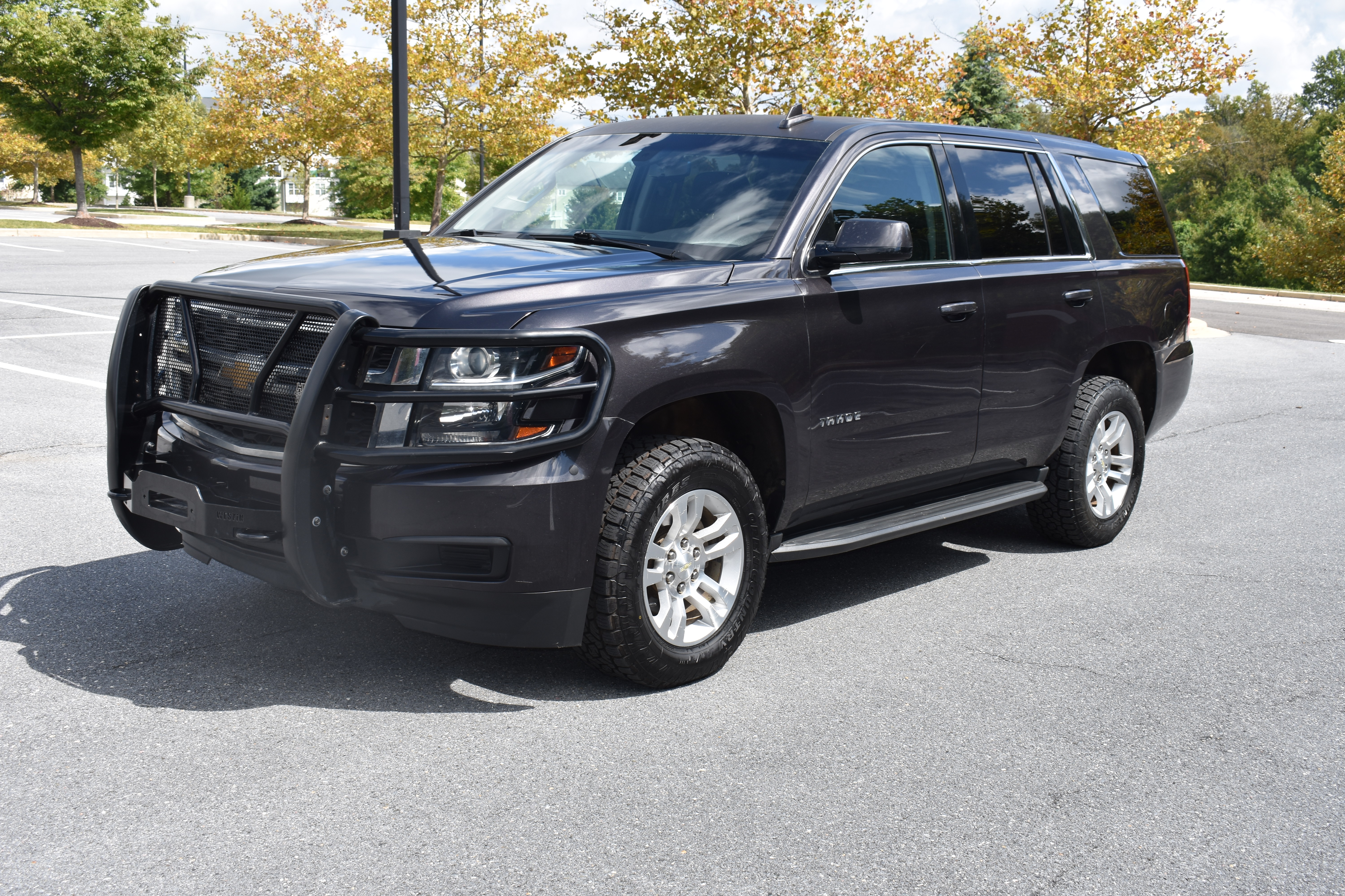 Used 2018 Chevrolet Tahoe 4WD image 3