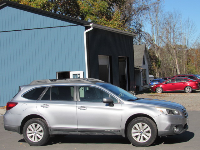 Used 2015 Subaru Outback 2.5i Premium AWD/4WD image 12