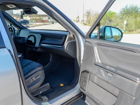 Used 2025 Rivian R1S Adventure image 24