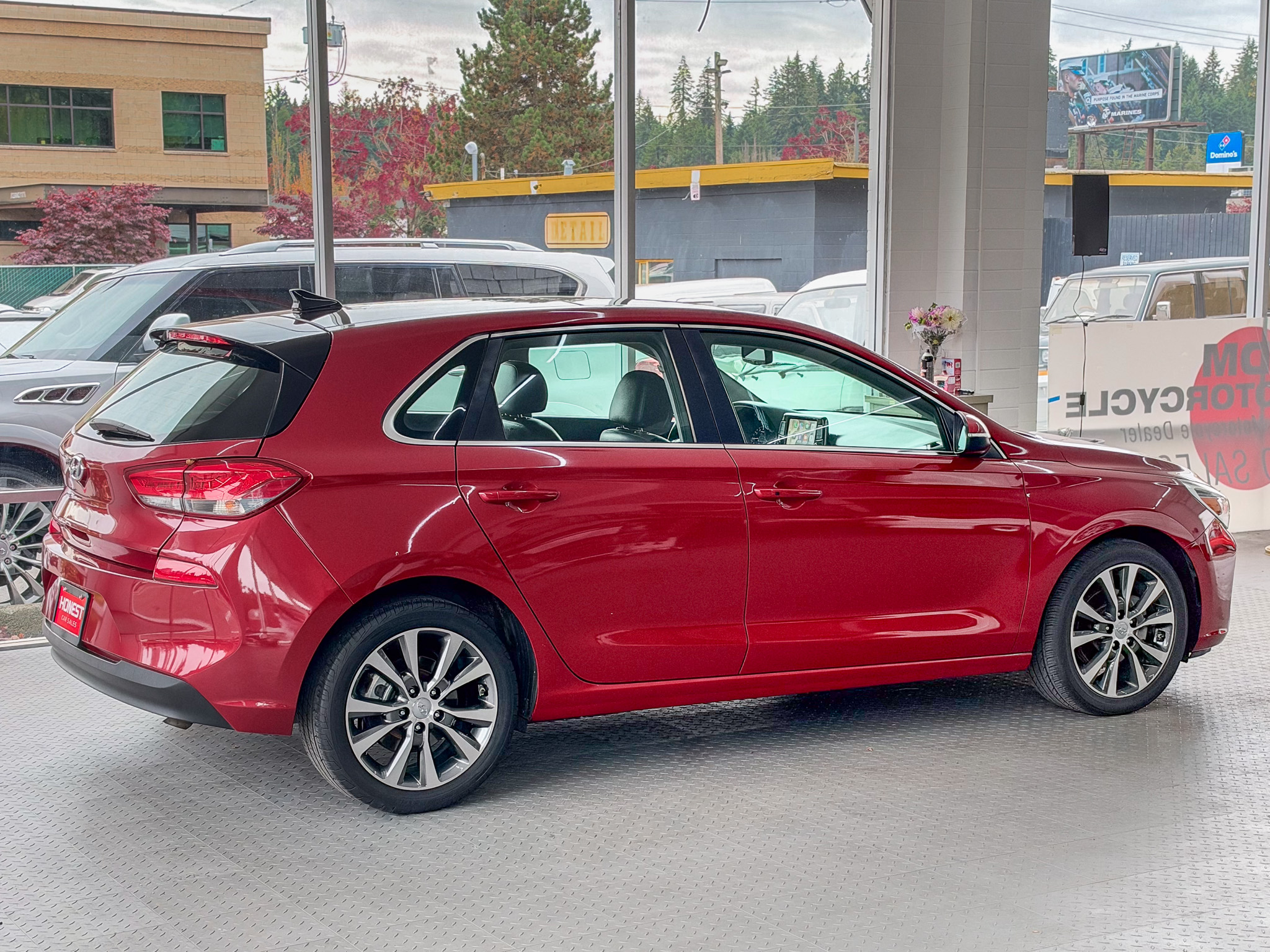 Used 2018 Hyundai Elantra GT Hatchback FWD image 4