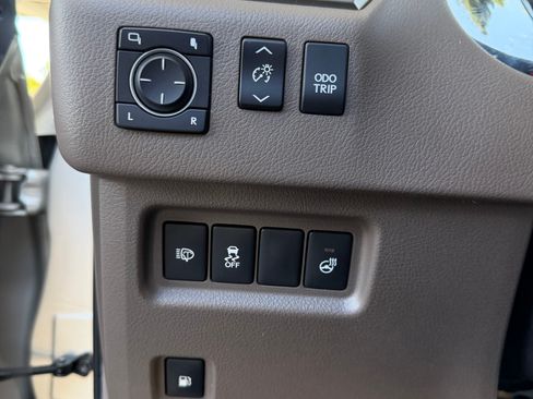 Used 2014 Lexus GX 460 Luxury AWD/4WD image 43