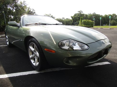 Used 2000 Jaguar XK8 Convertible RWD image 8